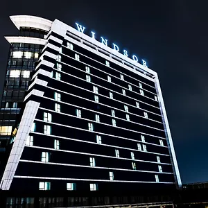 Отель Windsor & Convention Center